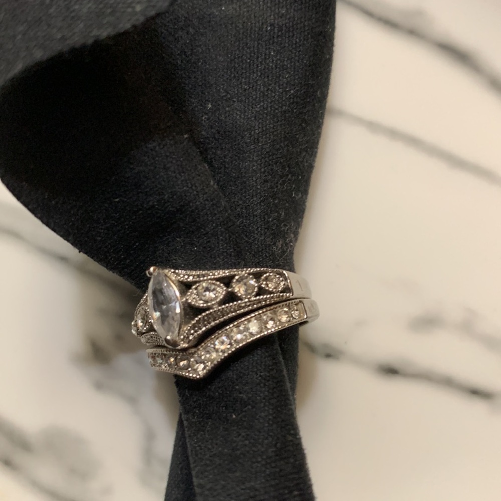 Beautiful ring set - Picture 8 of 8